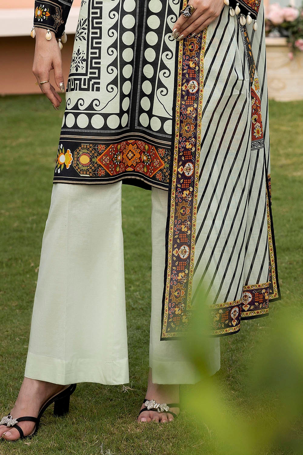 3 Piece Unstitched Printed Lawn Suit SD-52106