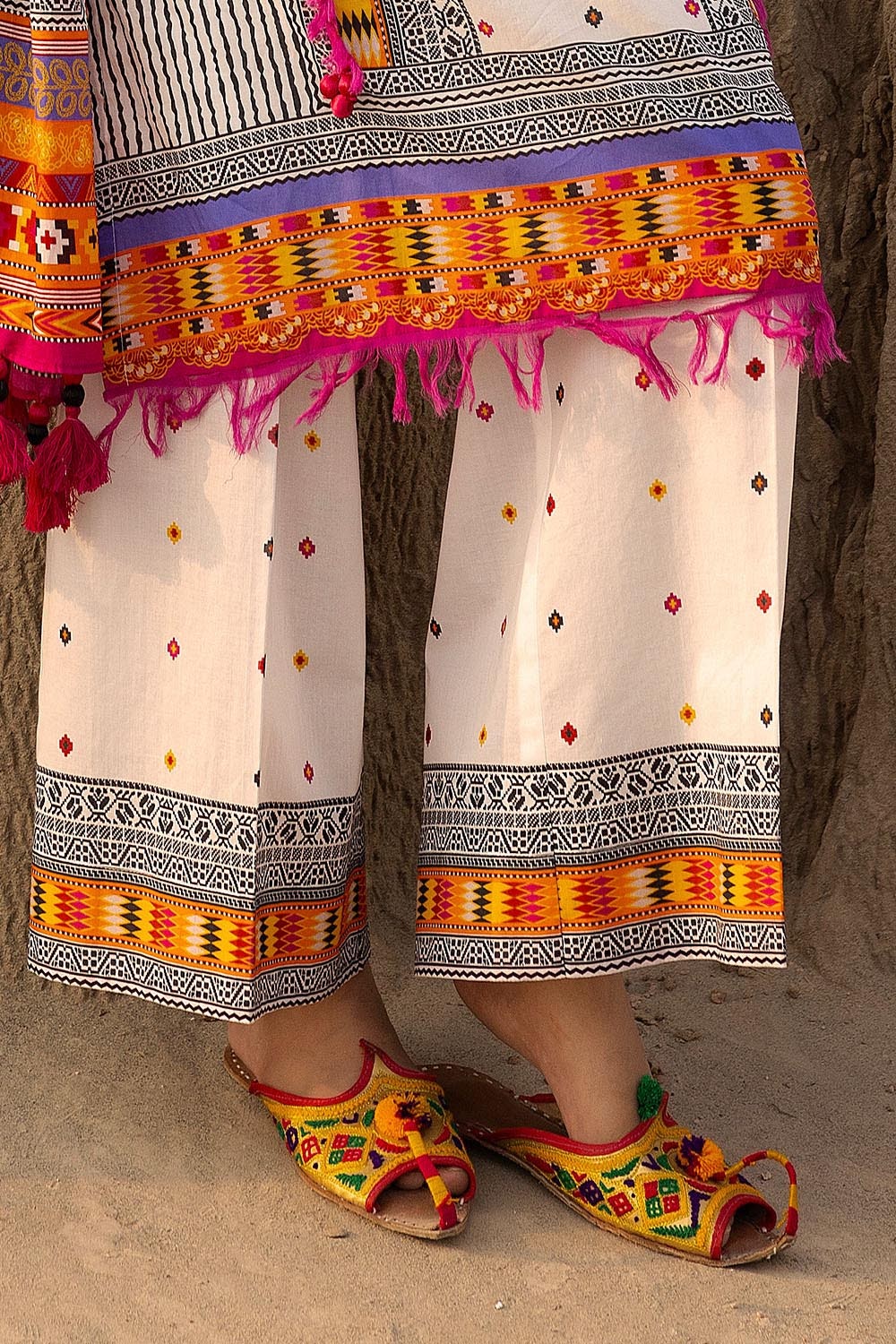 3 Piece Unstitched Printed Lawn Suit CL-52590