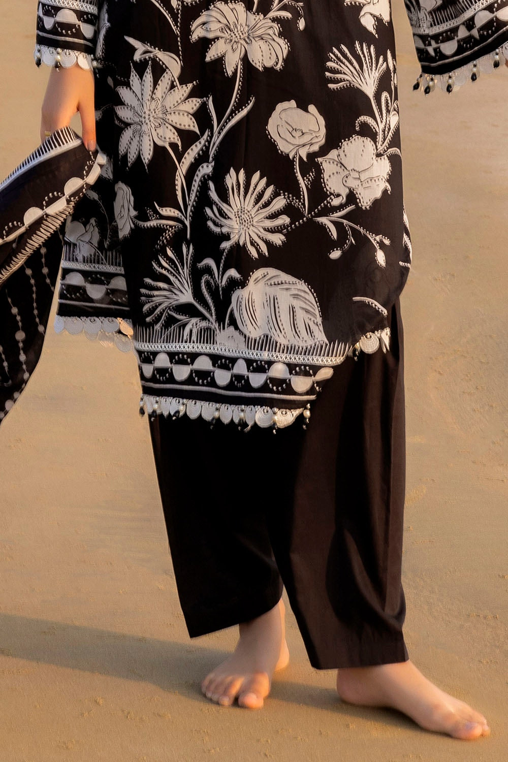 3 Piece Unstitched Printed Lawn Suit B-52004