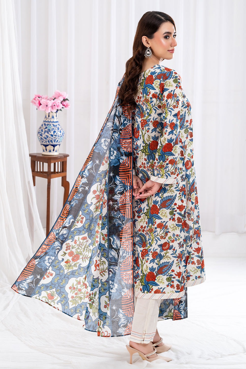 3 Piece Unstitched Printed Lawn suit