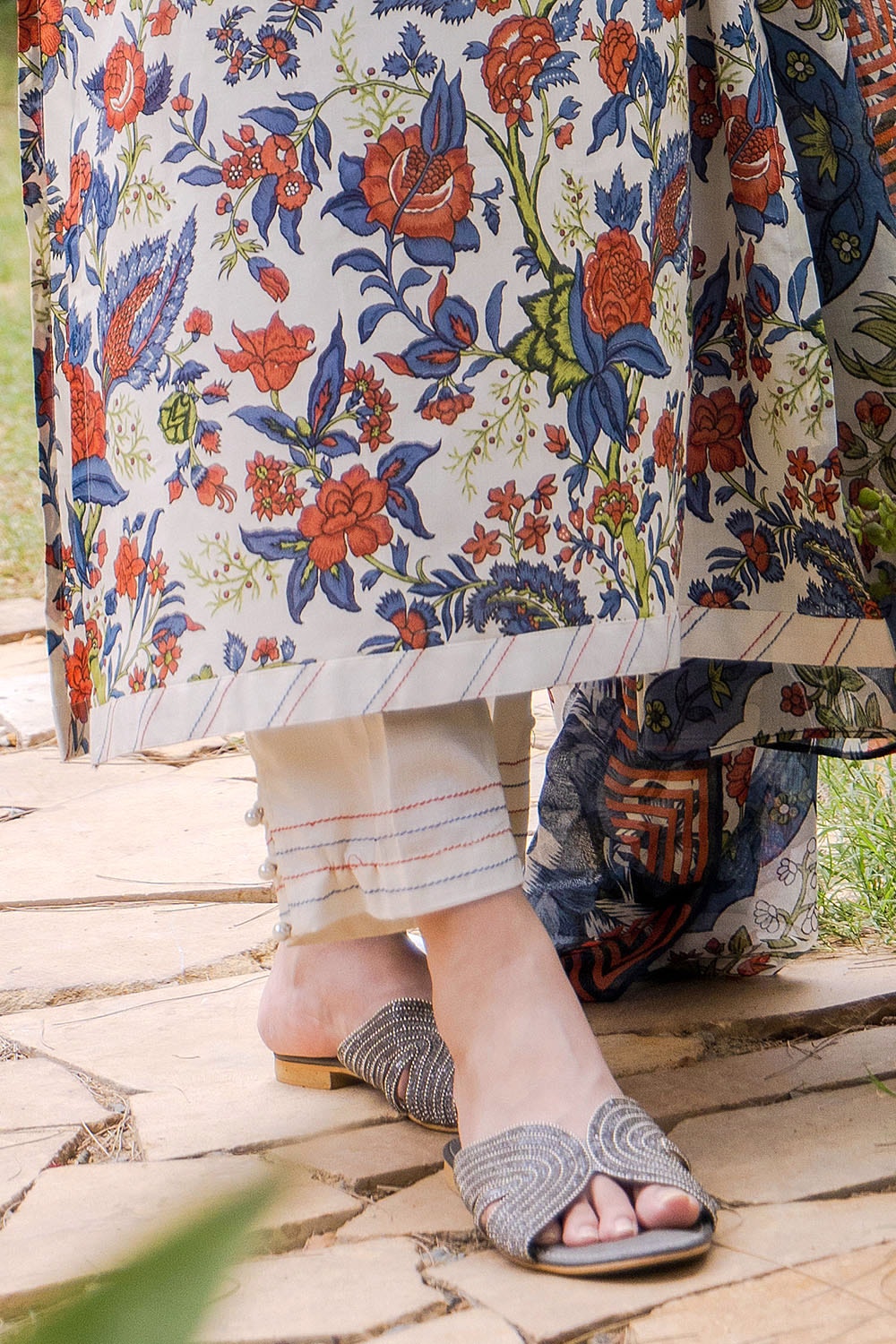 3 Piece Unstitched Printed Lawn suit