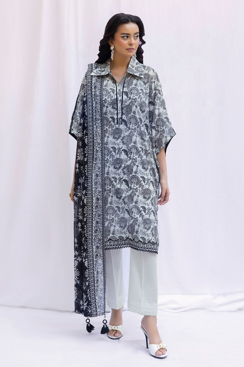 3 Piece Unstitched Printed Lawn Suit SD-42084