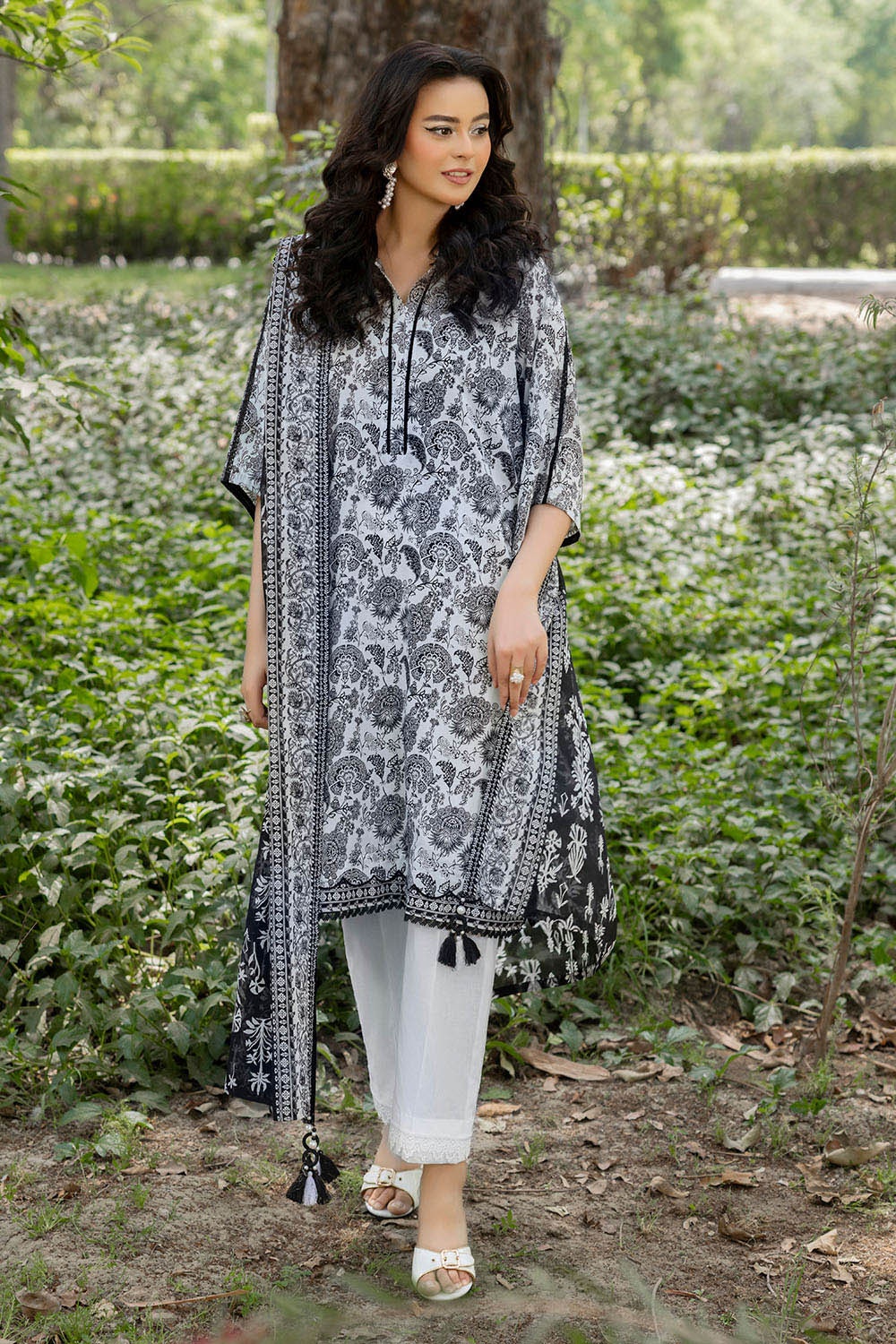3 Piece Unstitched Printed Lawn Suit SD-42084