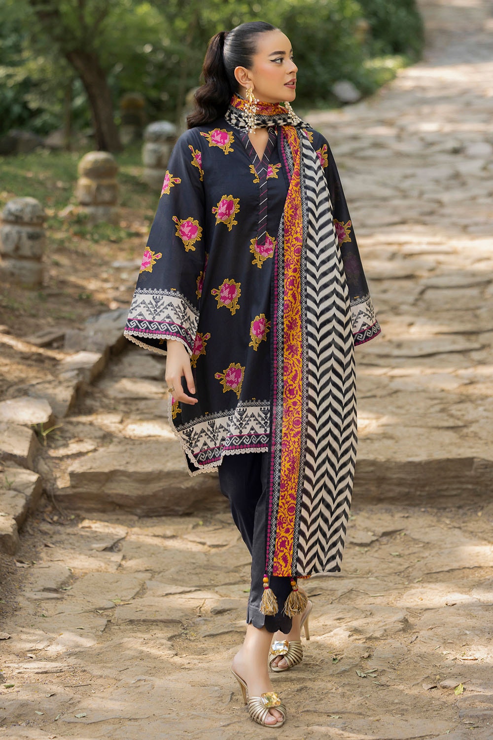 3 Piece Unstitched Printed Lawn Suit SD-52002