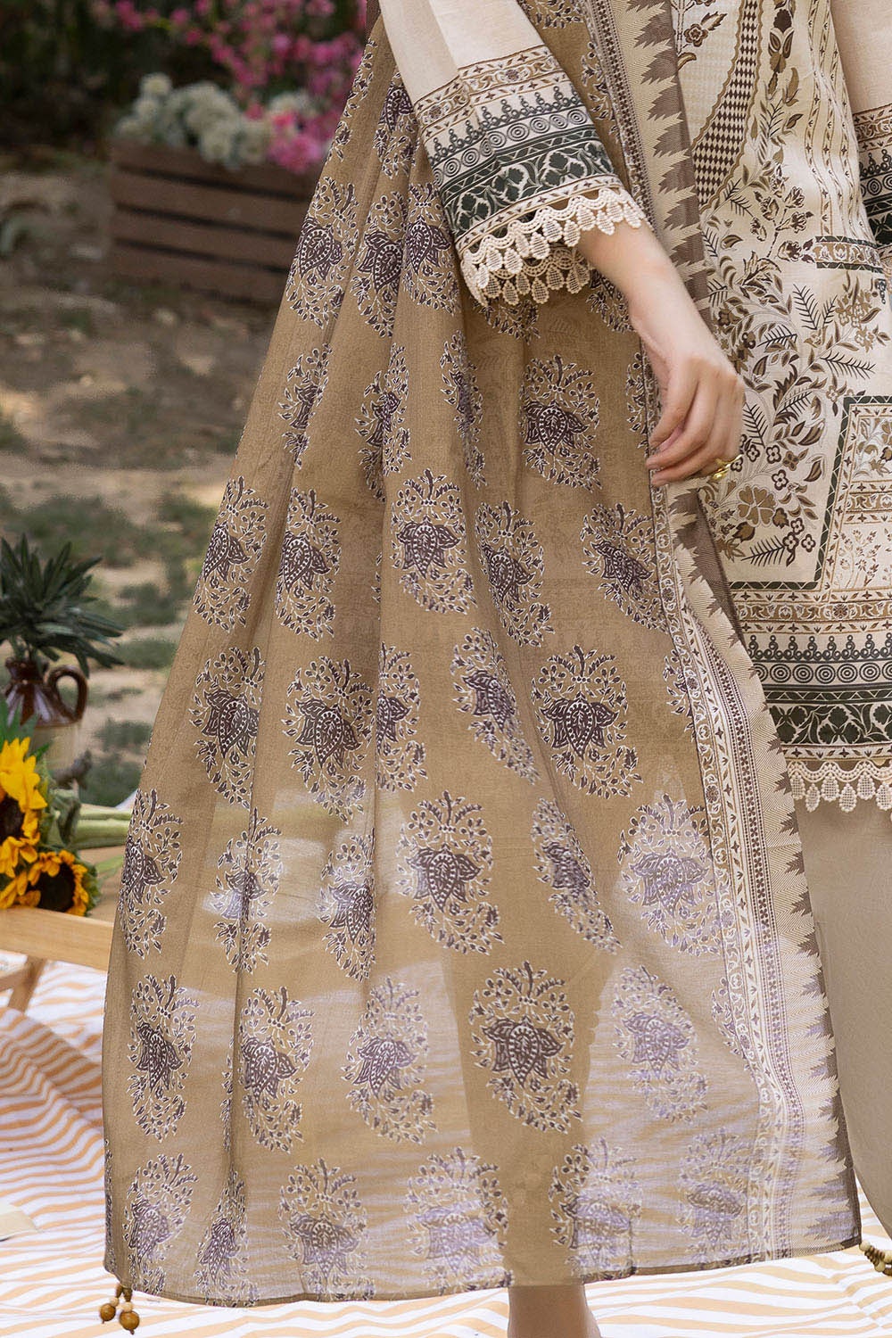 3 Piece Unstitched Printed Lawn Suit SD-52096