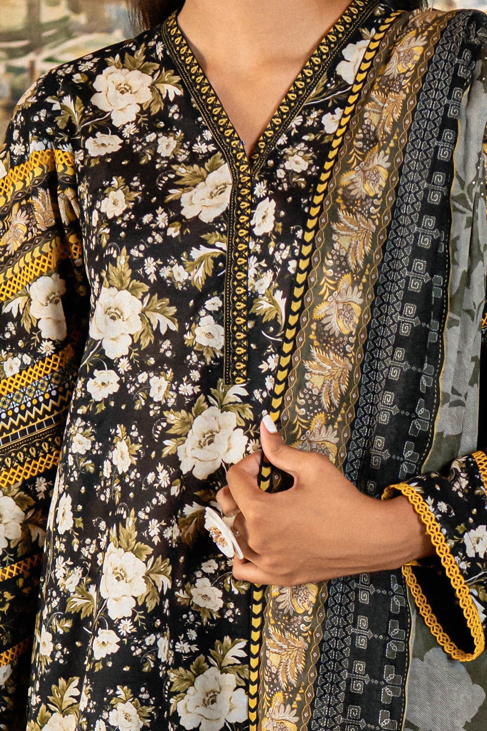 3 Piece Unstitched Printed Lawn Suit SD-52146
