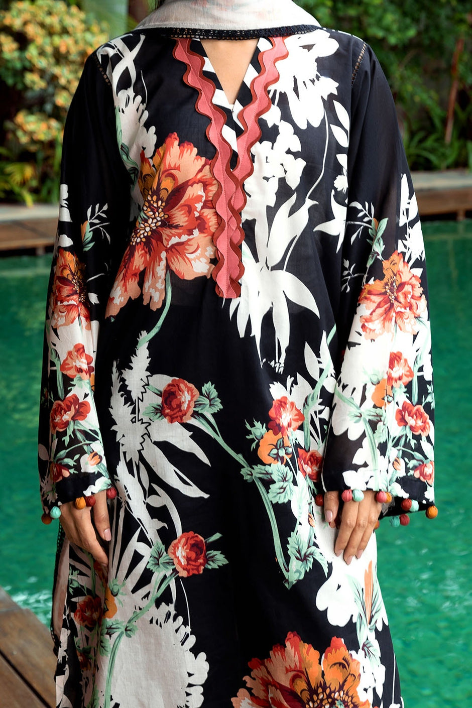 3 Piece Unstitched Printed Lawn Suit with Paper Cotton Dupatta