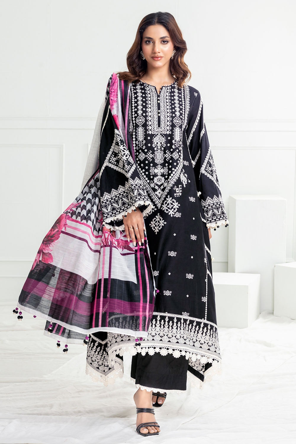 3 Piece Unstitched Lacquer Embroidered Lawn Suit with Zari Paper Cotton Dupatta SP-52043