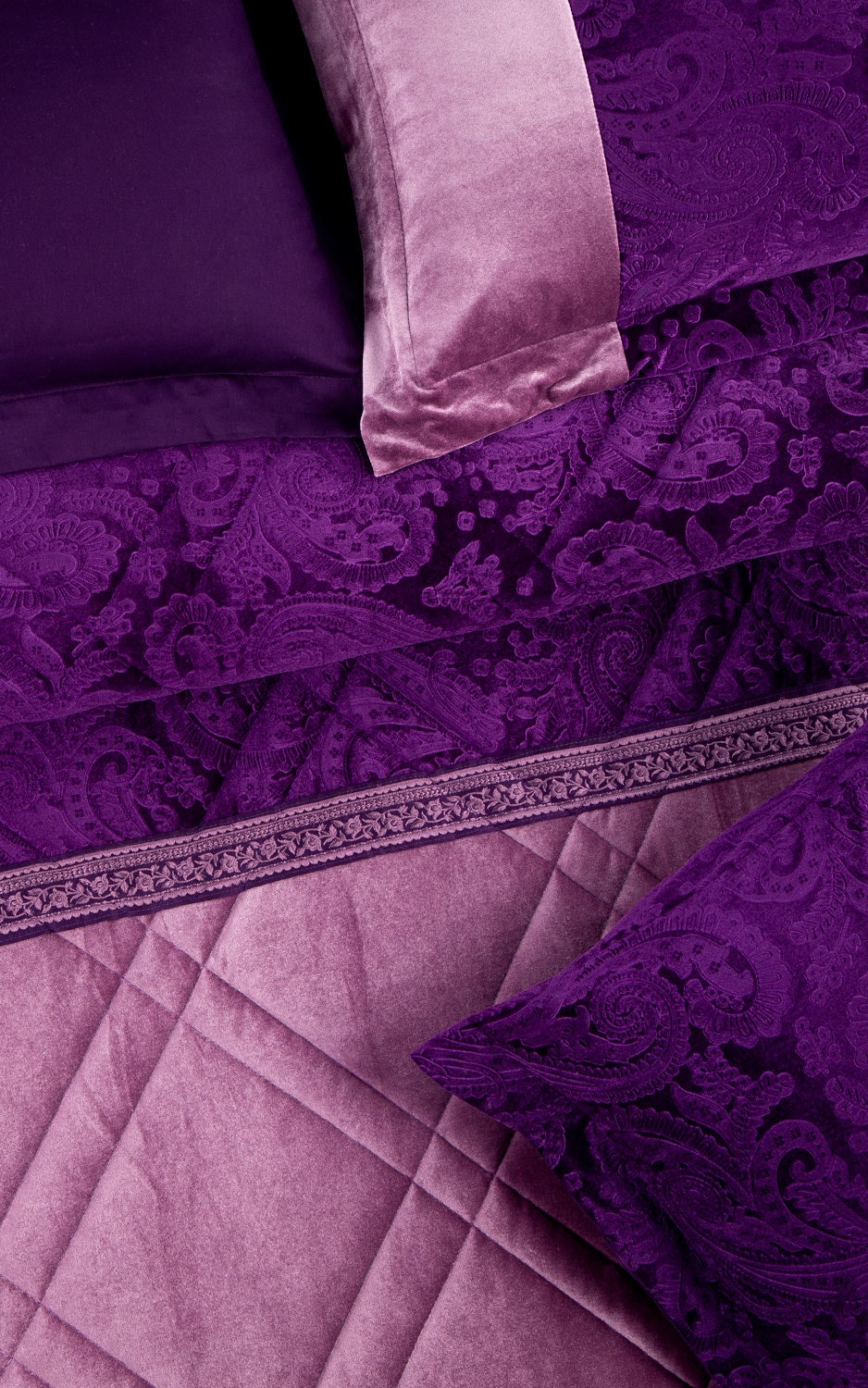 Purple Paisley Embossed Velvet Comforter Set