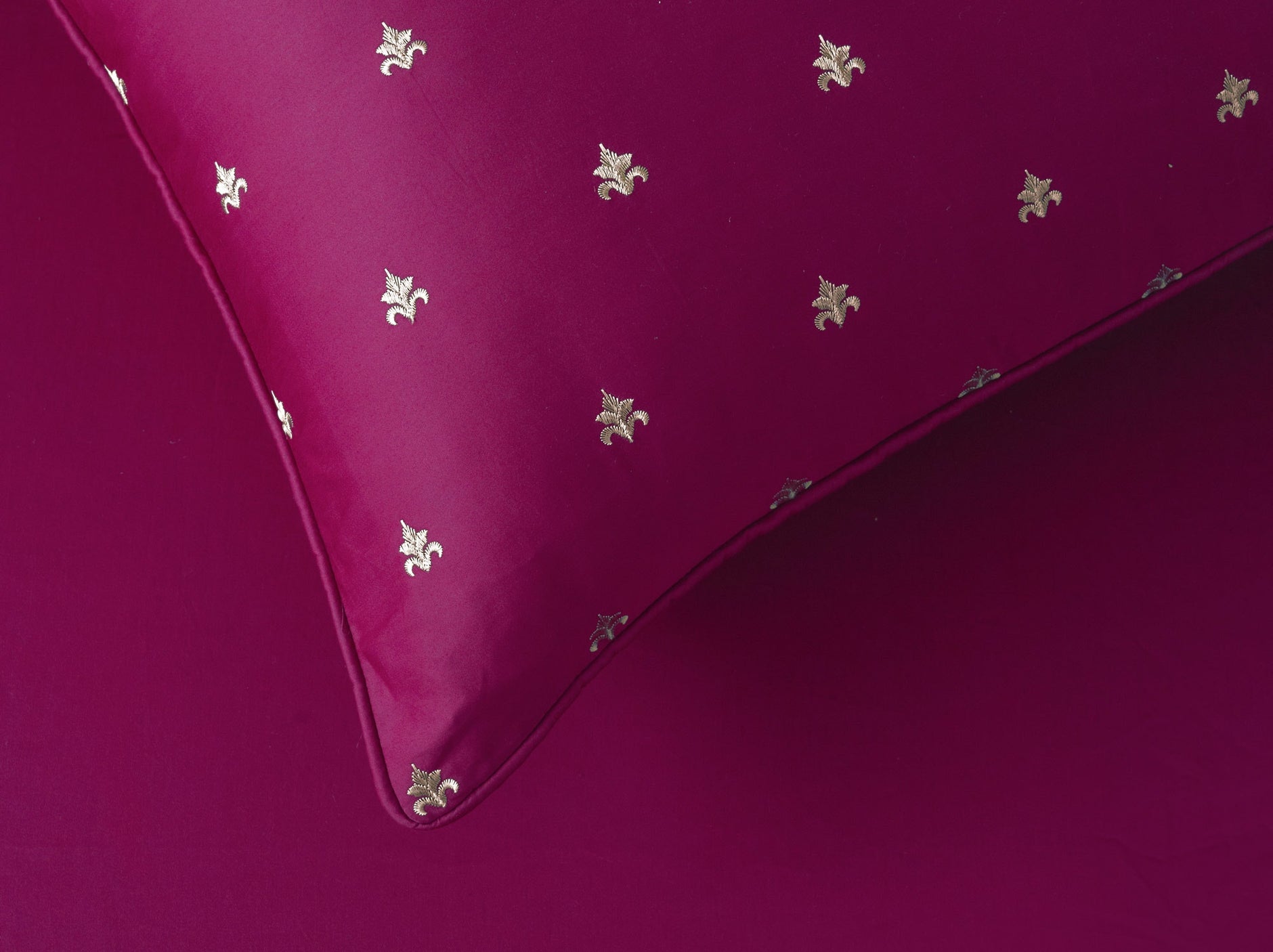 Red Bud T-400 Embroidered Bed Sheet Set