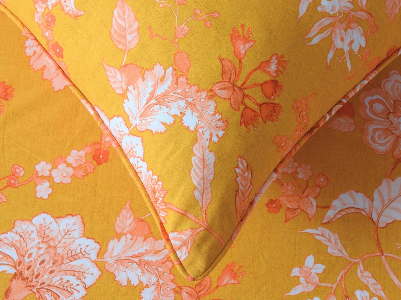 Saffron T-200 Bed Sheet Set