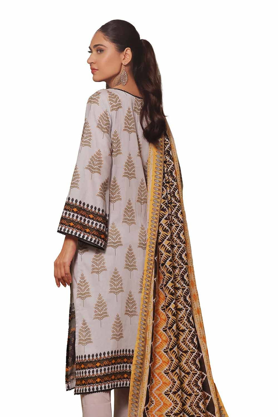 3 Piece Unstitched Printed Khaddar Suit