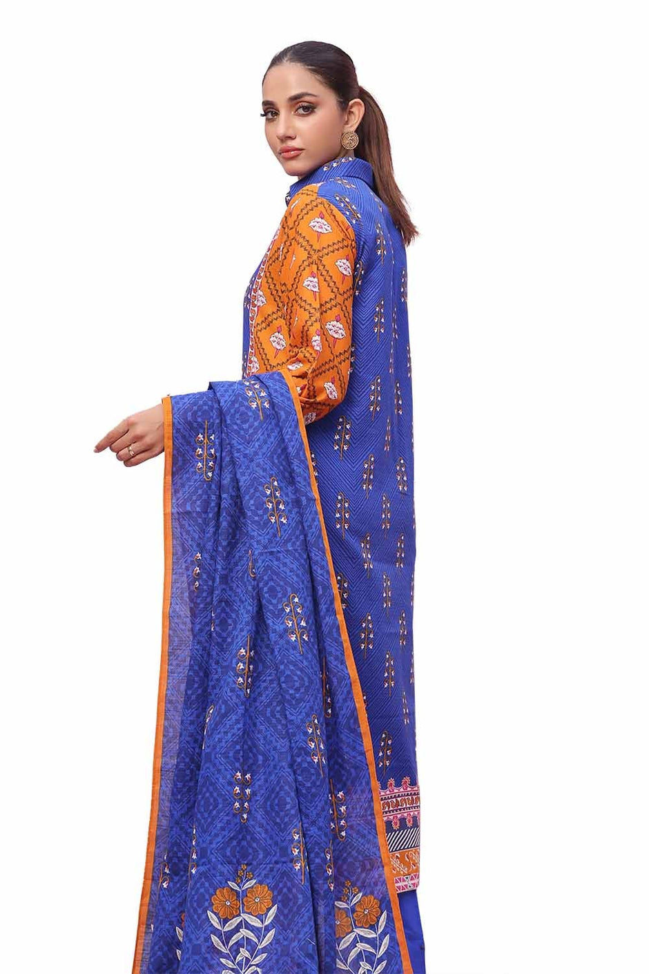 3 Piece Unstitched Printed Khaddar Suit