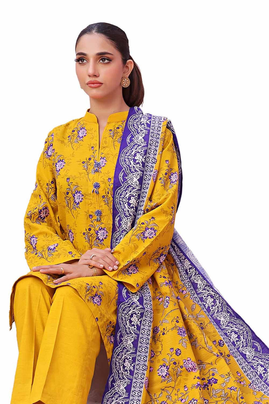 3 Piece Unstitched Printed Khaddar Suit