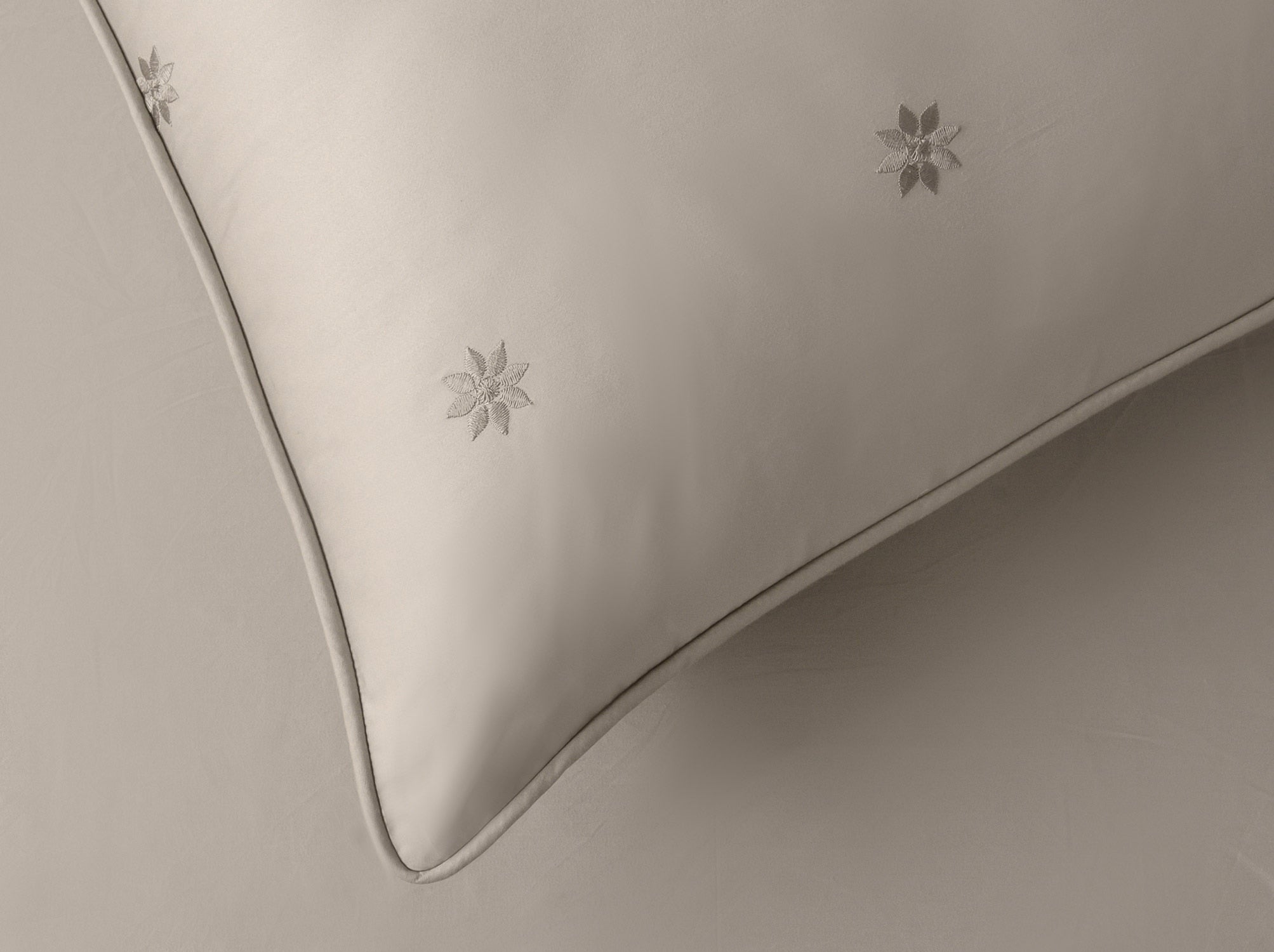 Sepia Tint T-400 Embroidered Bed Sheet Set
