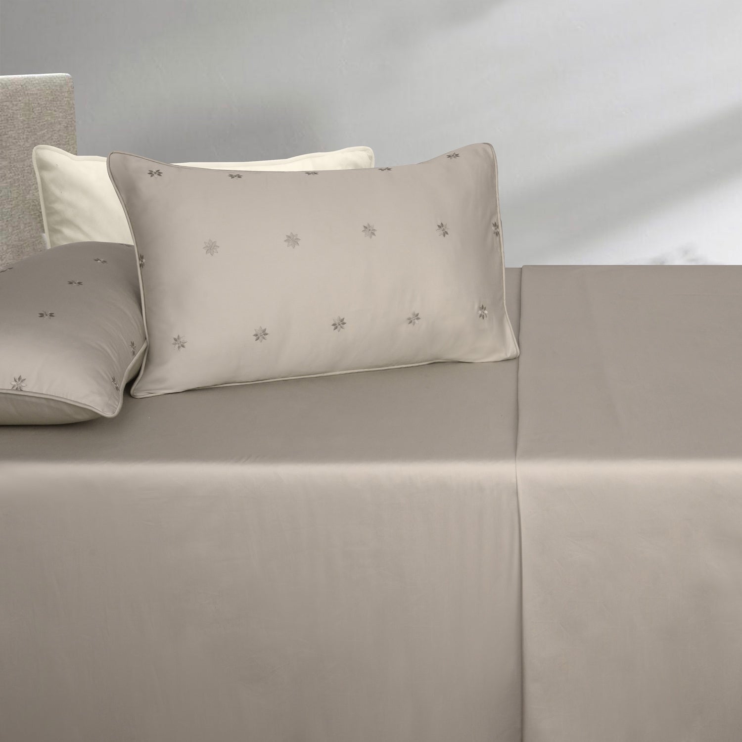 Sepia Tint T-400 Embroidered Bed Sheet Set