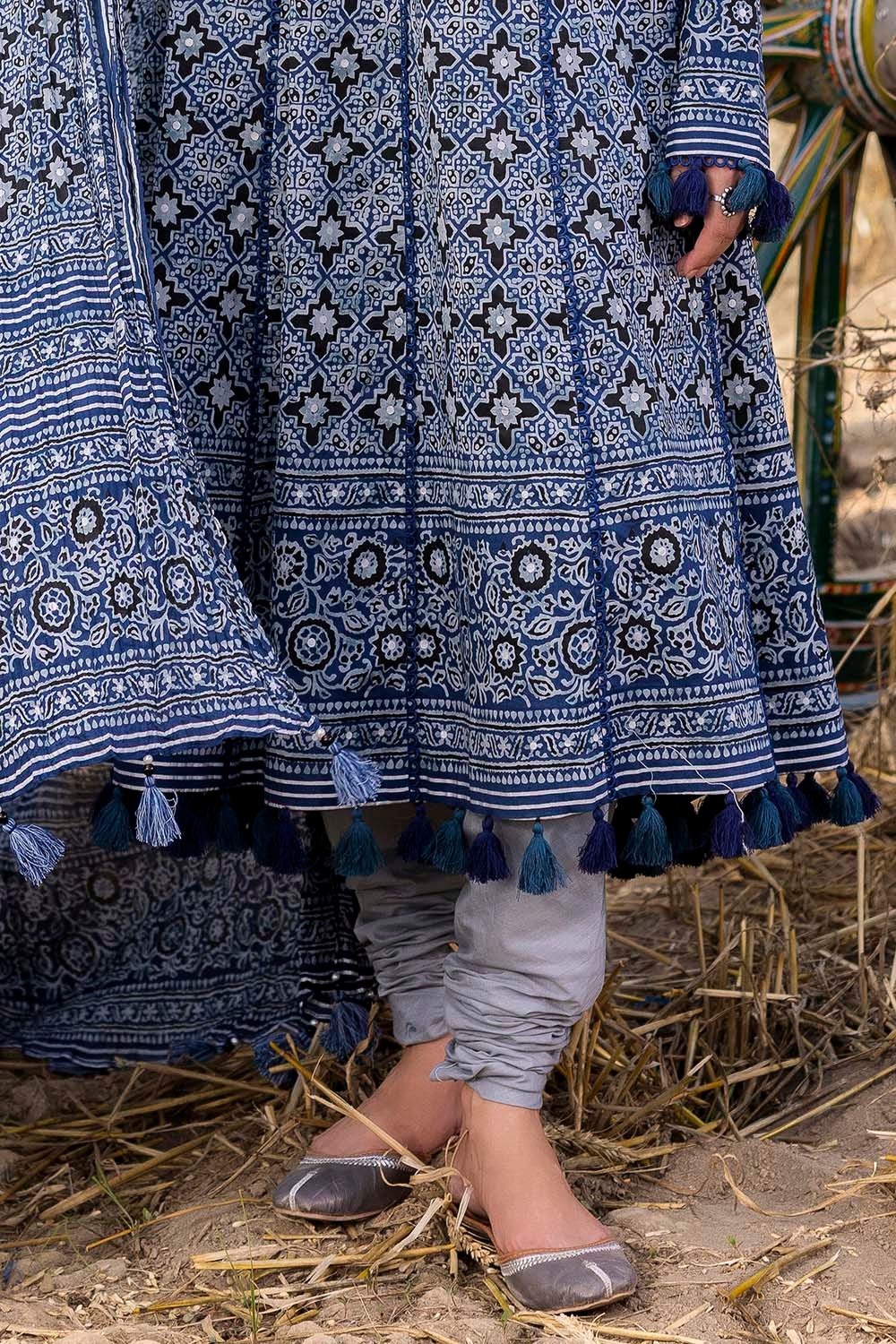 3 Piece Unstitched Silver Printed Lawn Suit CL-52622