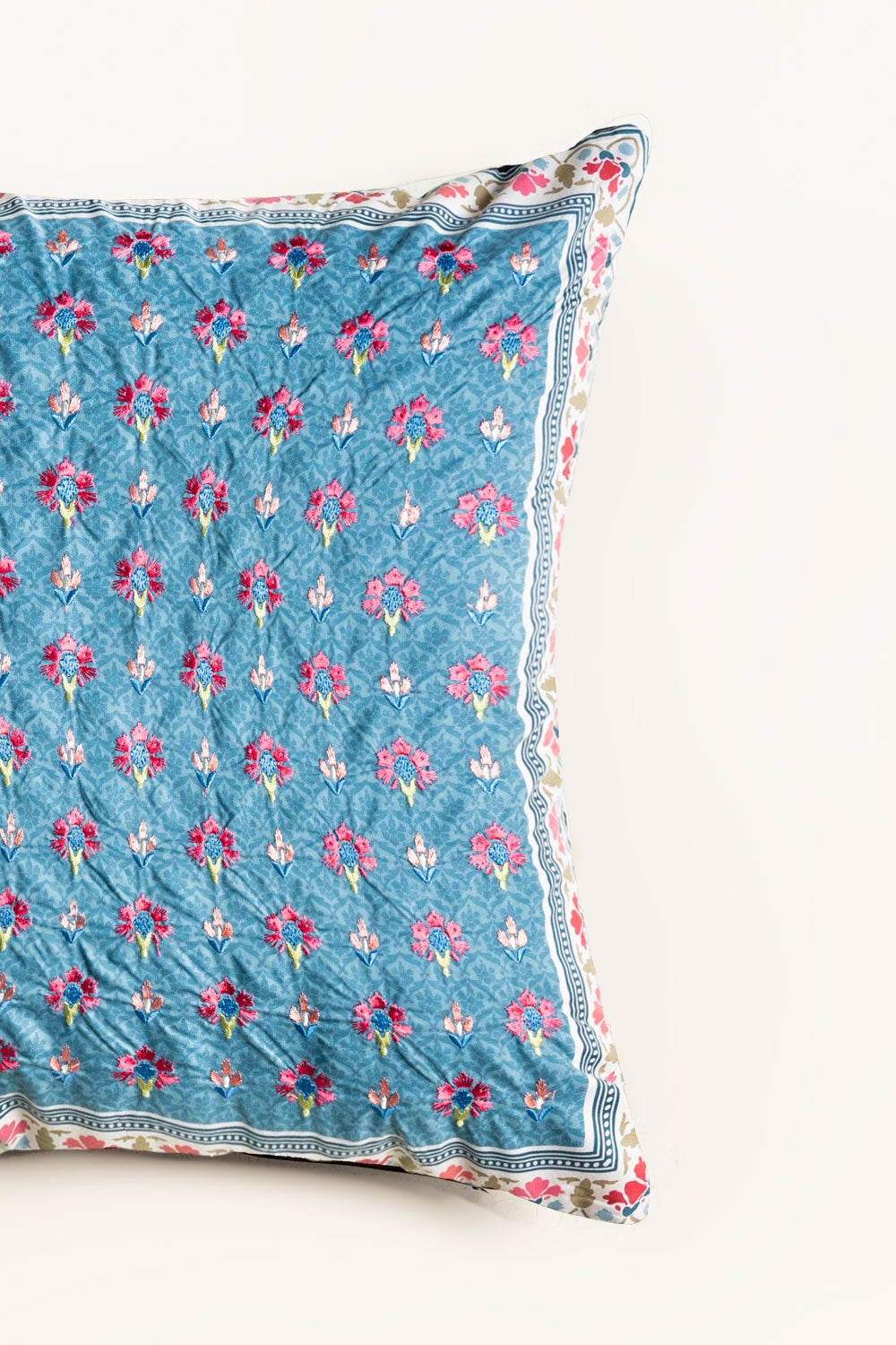SS25-DEC-001 Cushion Cover