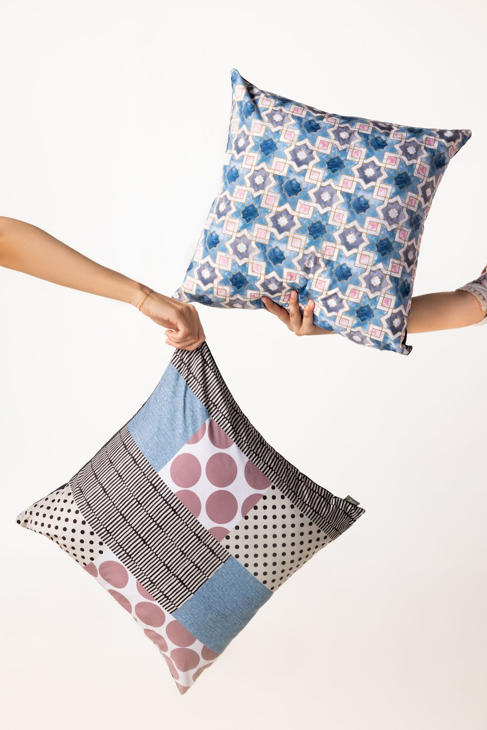 SS25-DGC -013 Digital Printed Cushion Cover