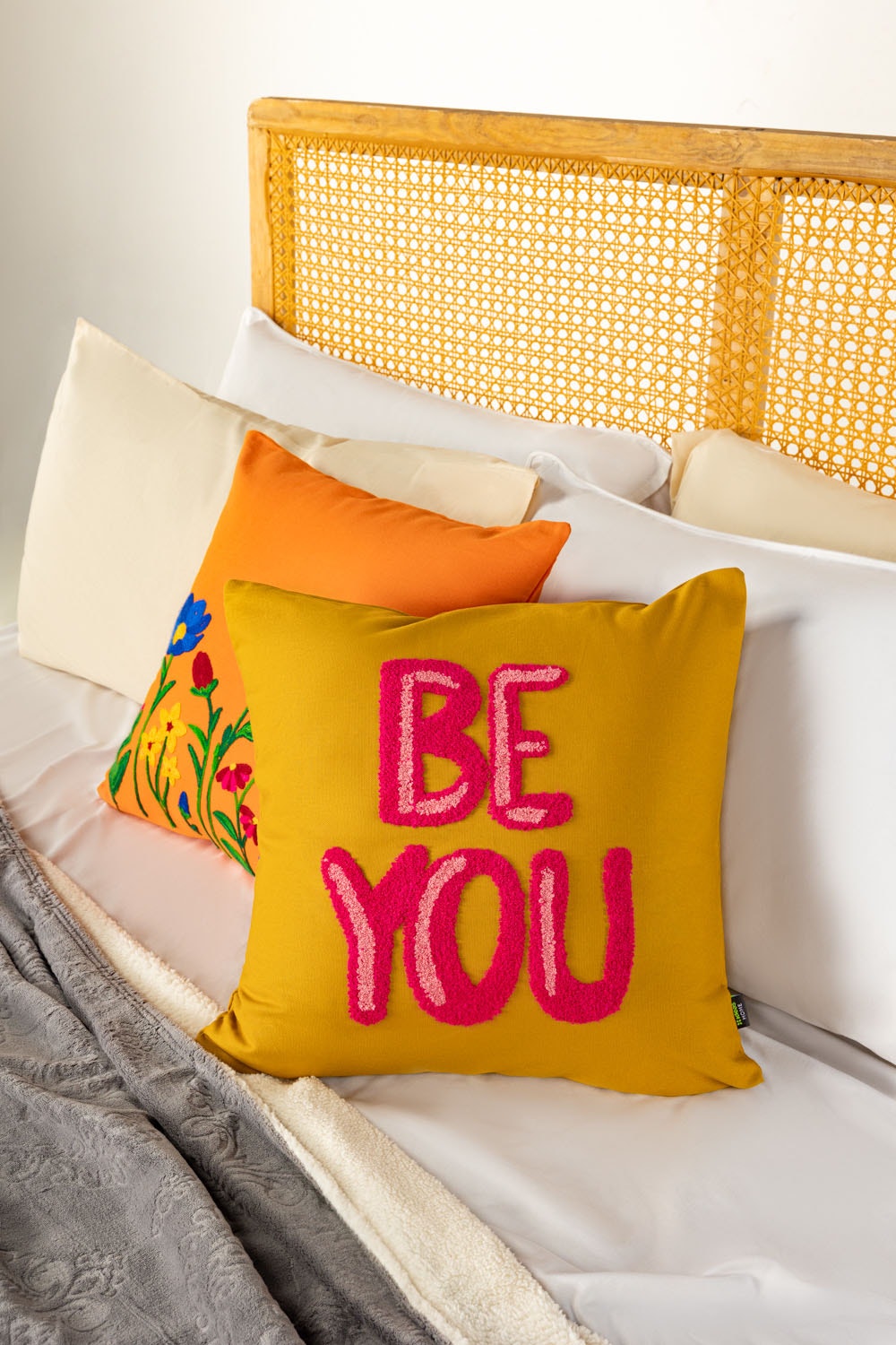SS25-EC-020 Terry Embroidered Cushion Cover