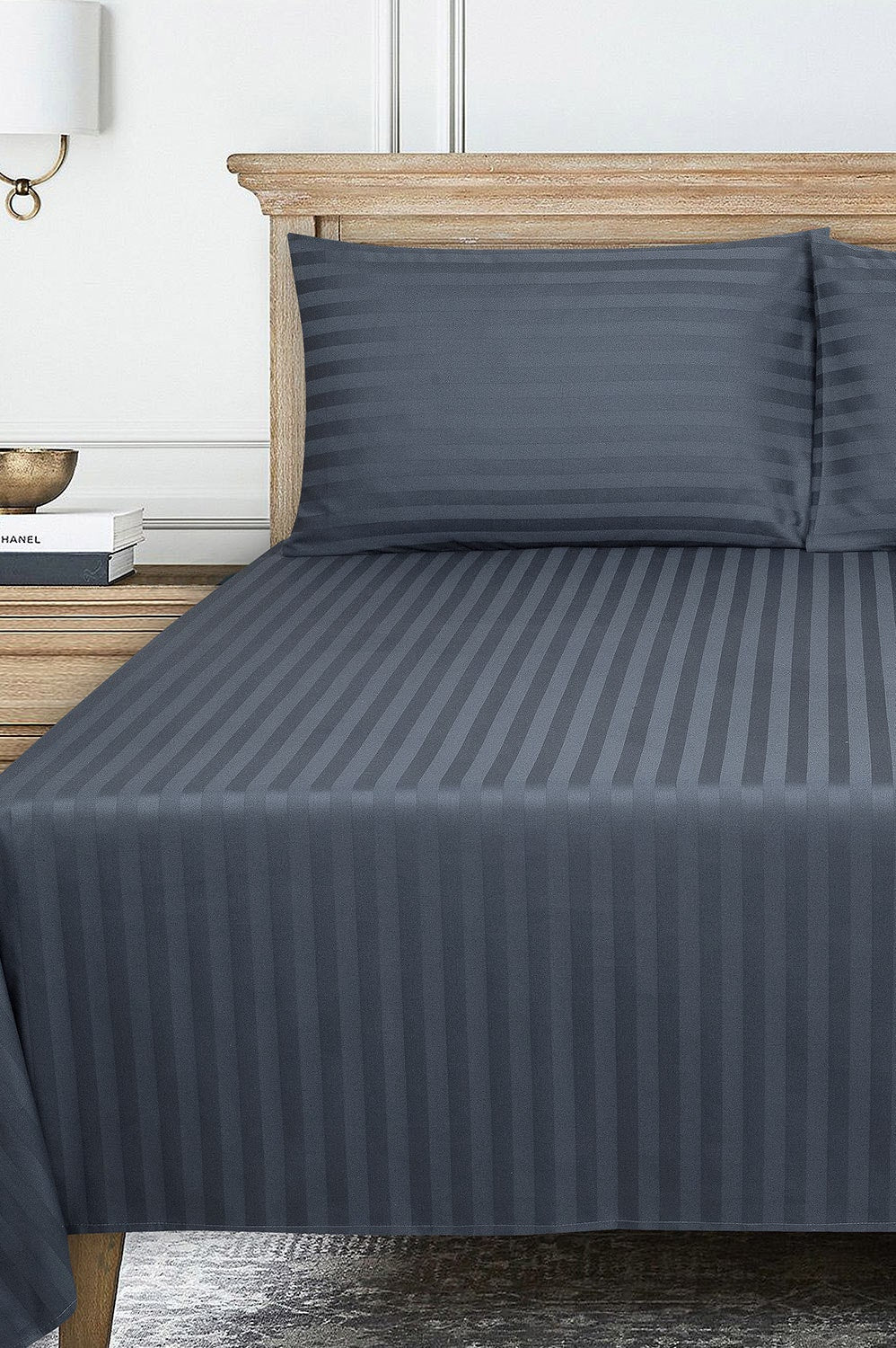 Stromy Stripe Satin T-250 Bed Sheet Set