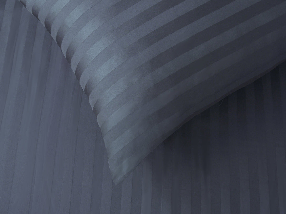 Stromy Stripe Satin T-250 Bed Sheet Set