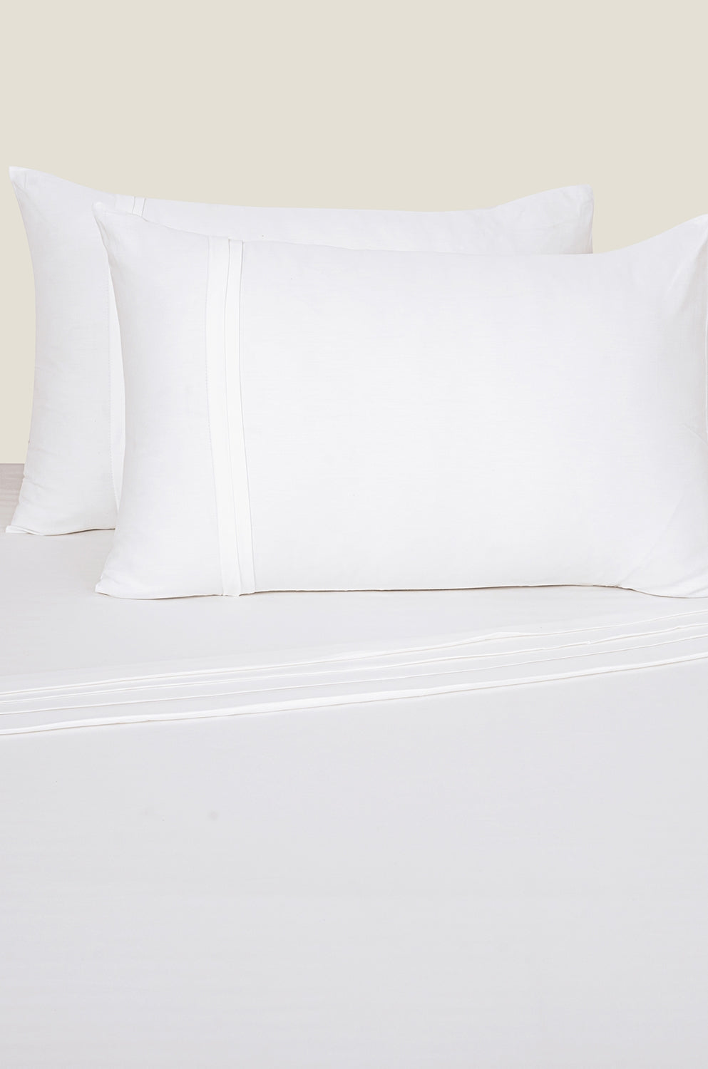 White T-200 Bed Sheet Set