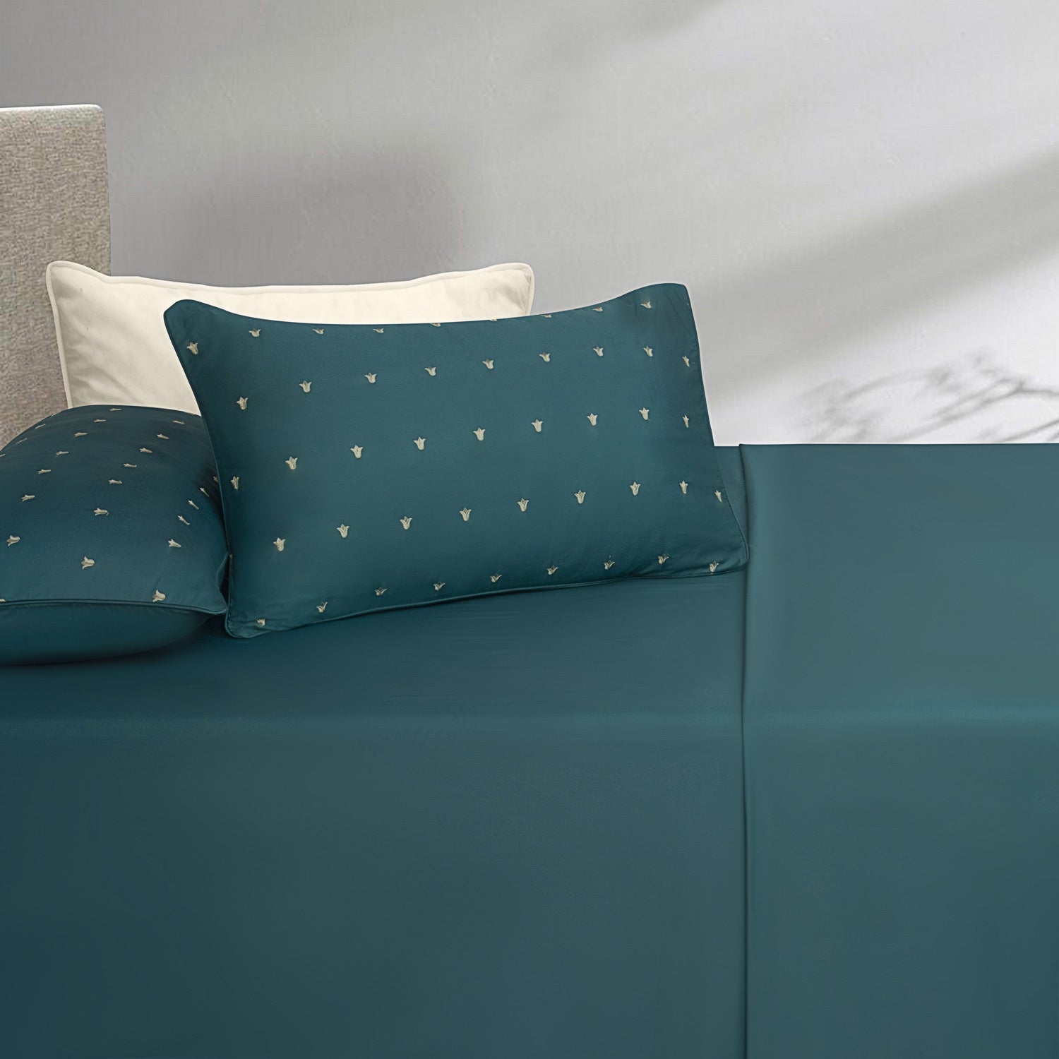 Teal Green T-400 Embroidered Bed Sheet Set