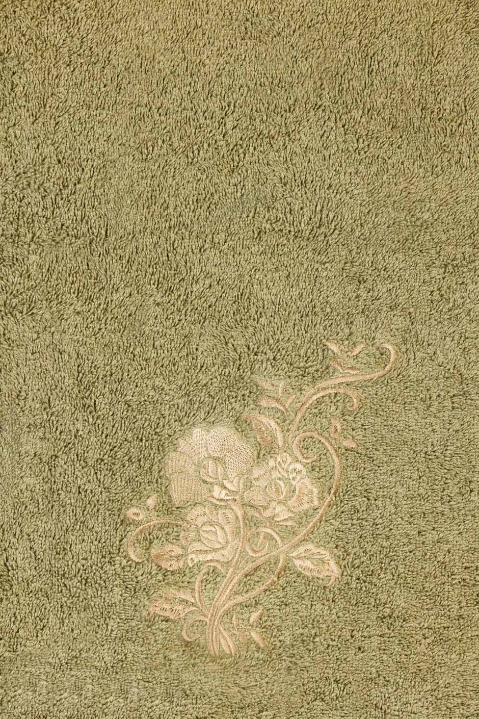Tendril Combed Embroidered towel