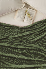 AW24-Thyme Embossed Single Ply Fleece Throw