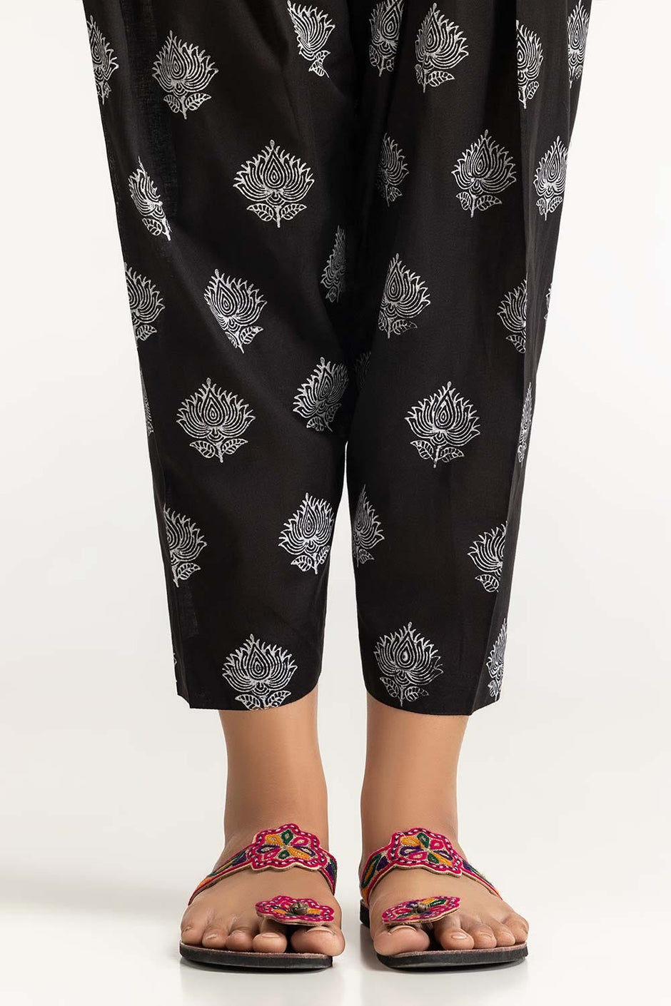 Black Dyed Cambric Screen Print Shalwar