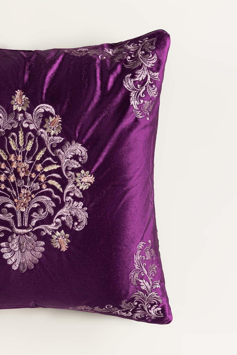 Vase Velvet Embroidered Cushion Cover