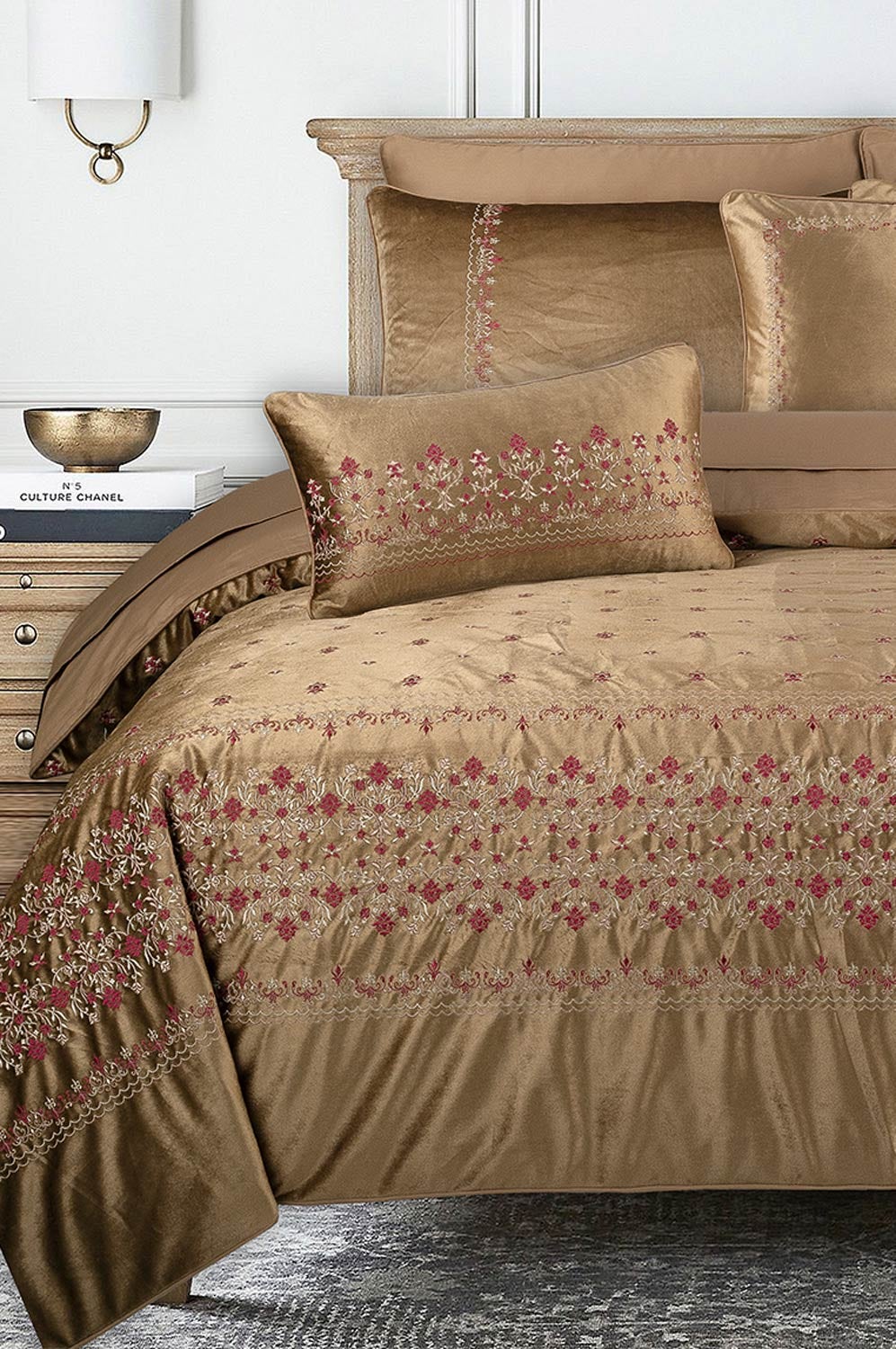 VB-002 Velvet Complete Bed Set