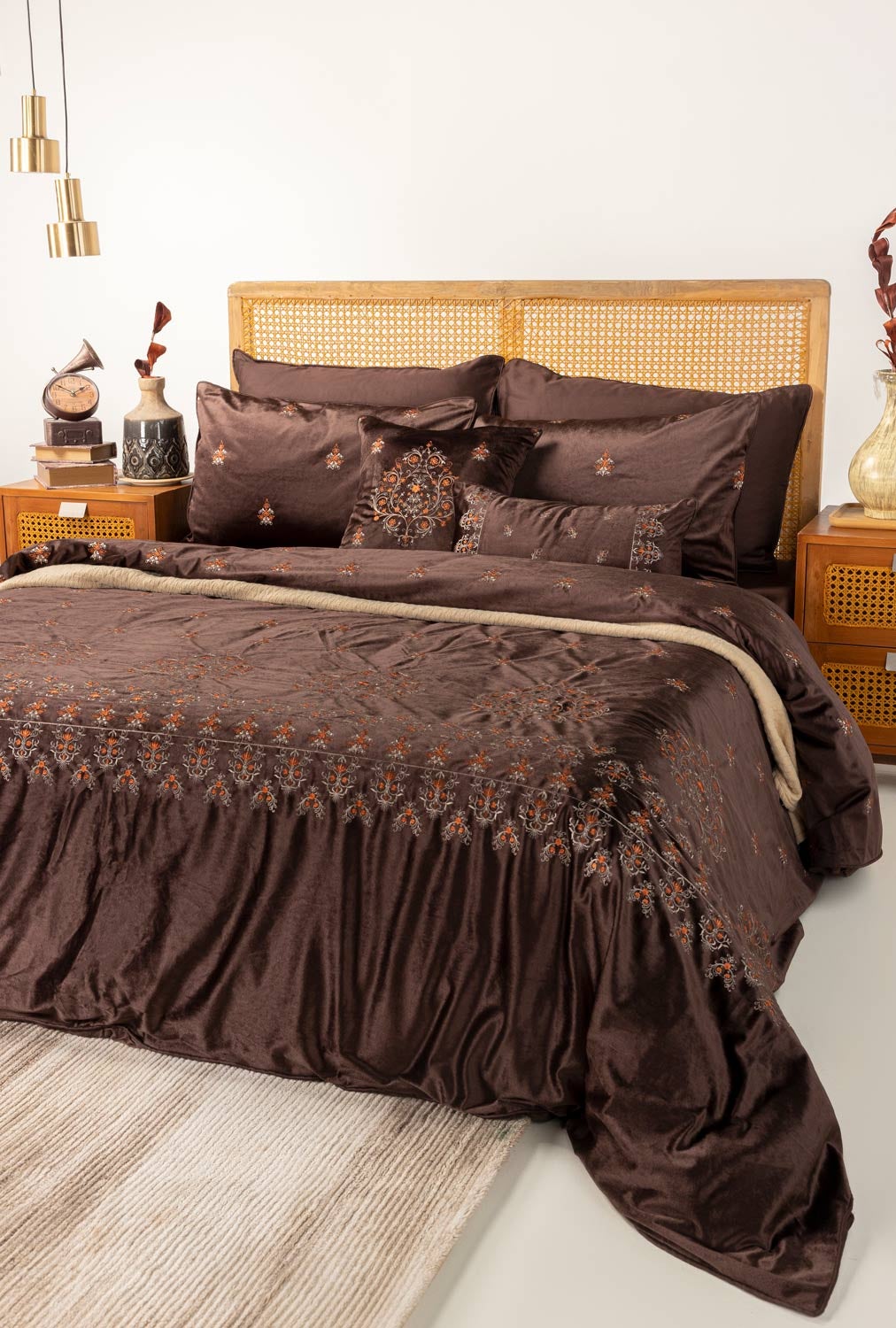 VB-007 Velvet Complete Bed Set