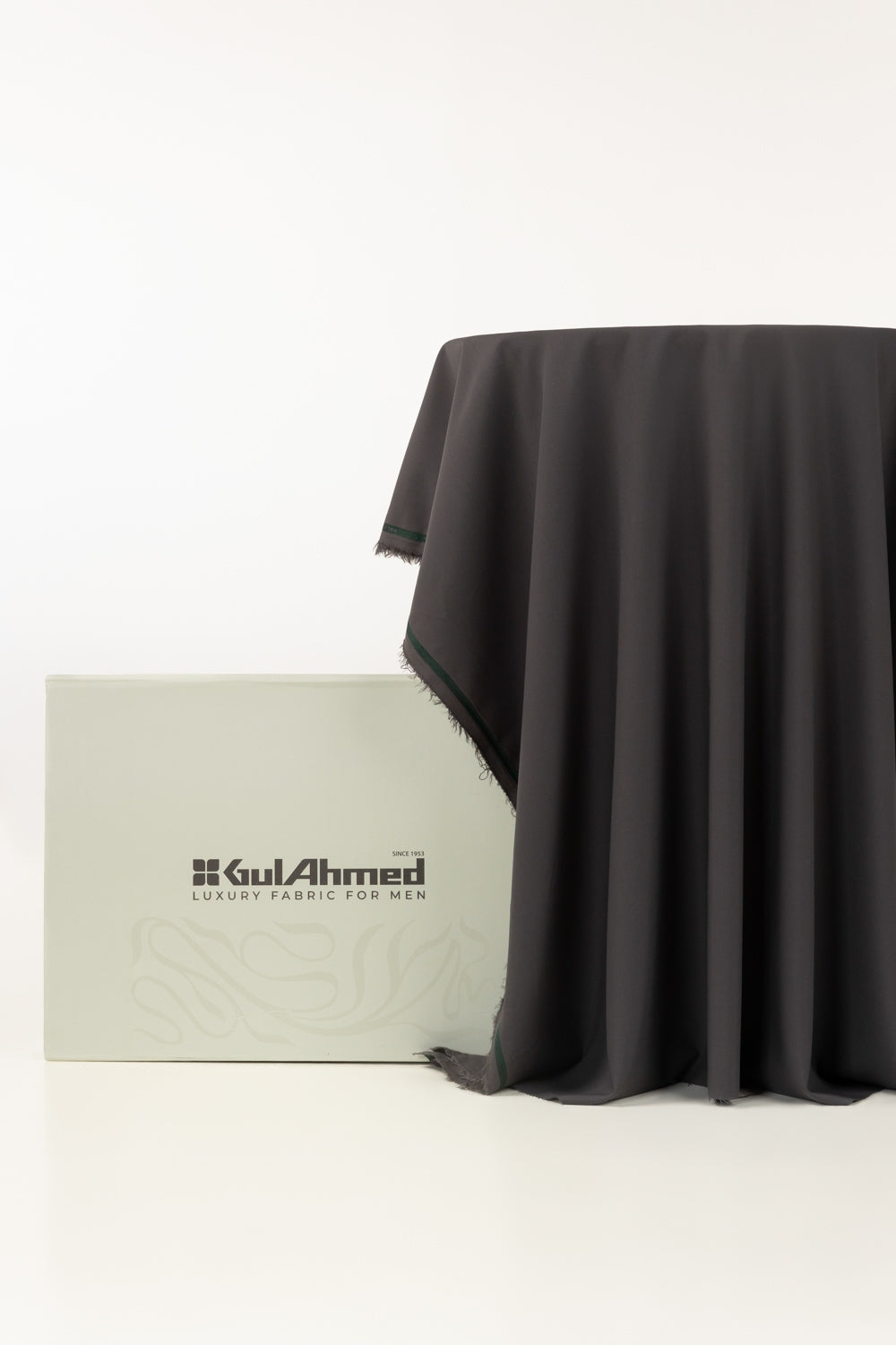 Vertex Unstitched Fabric Blended with Gift Box