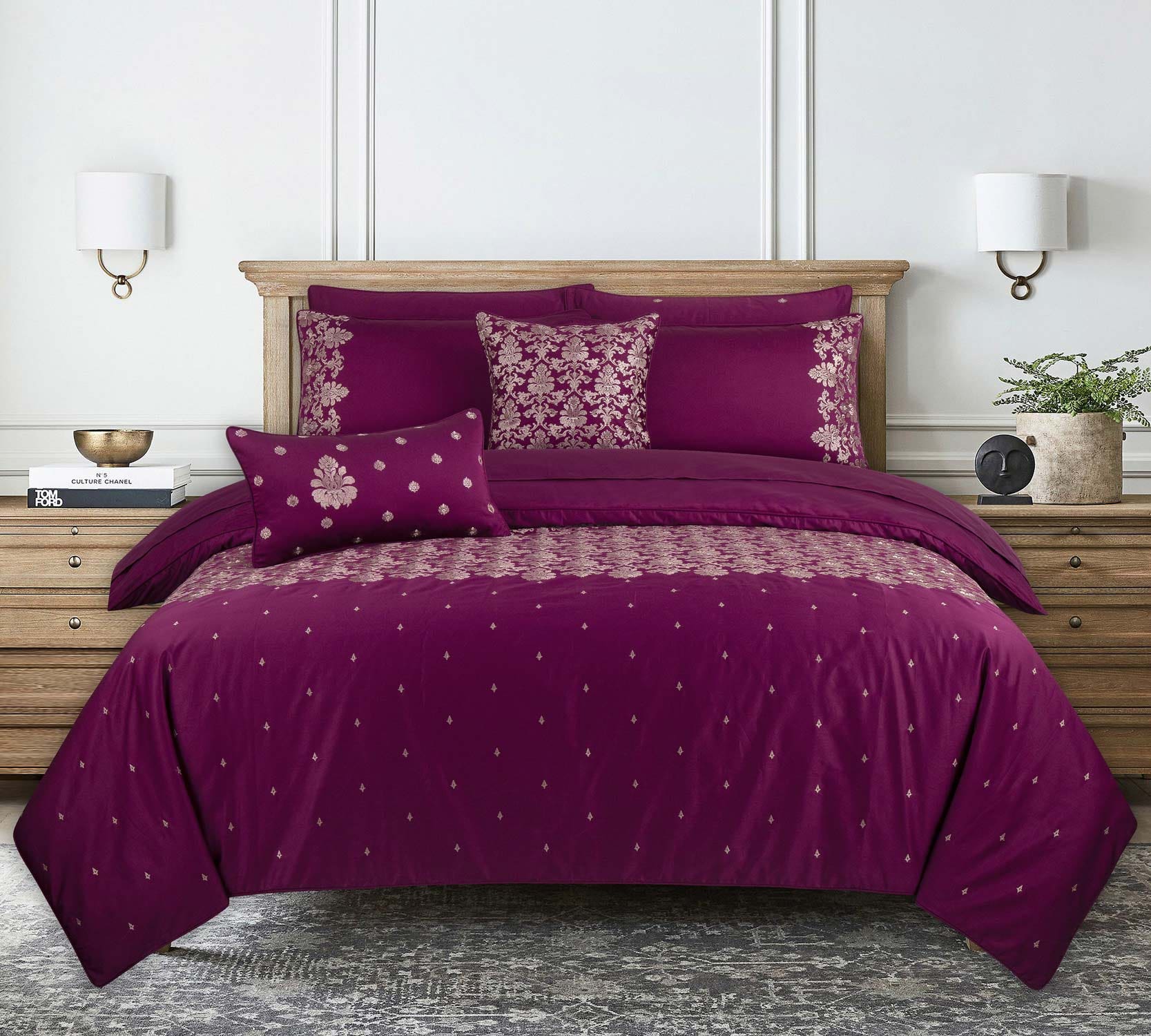 Vivid ViolaT-400 Embroidered Quilt Cover Set