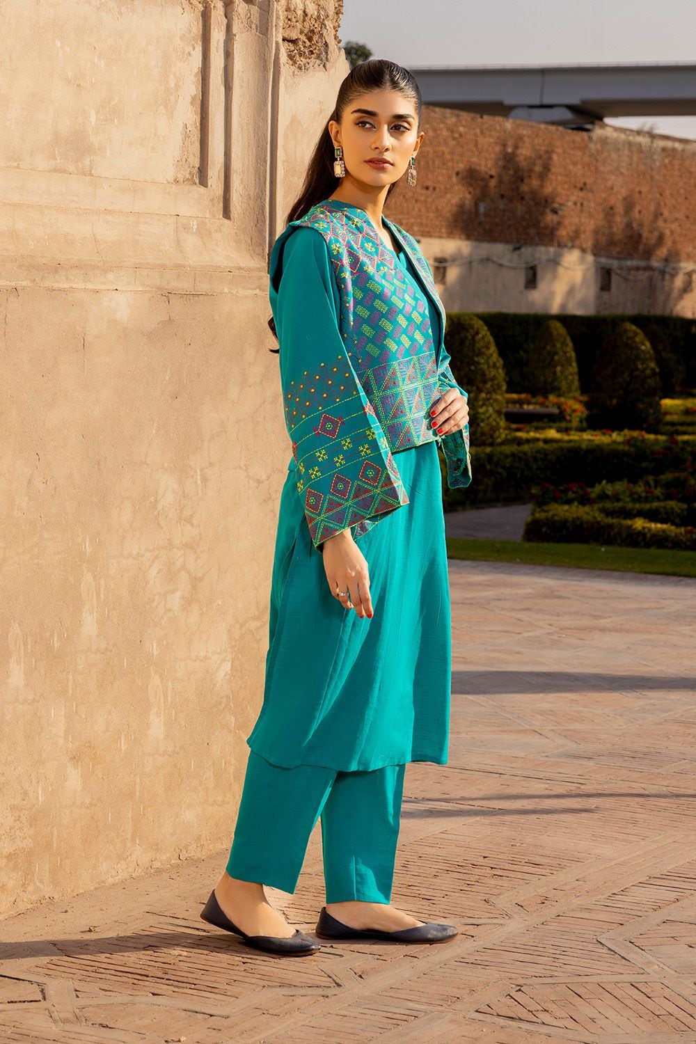 Khaddar Embroidered Crop Jacket WGK-KDW-DE-3004