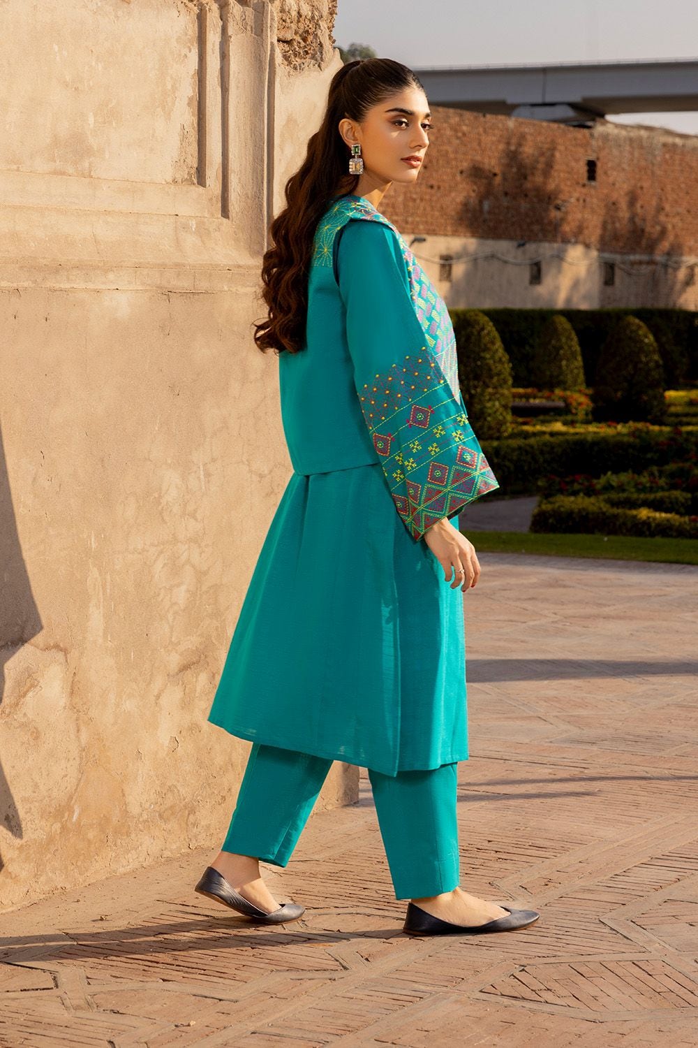 Khaddar Embroidered Crop Jacket WGK-KDW-DE-3004
