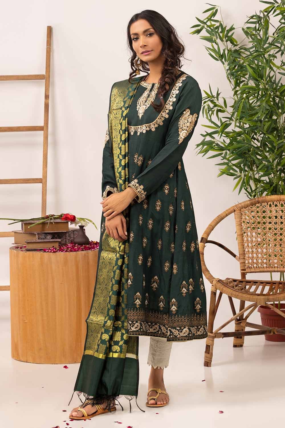 Zartaar Raw Silk Dyed Embroidered Shirt And Dupatta