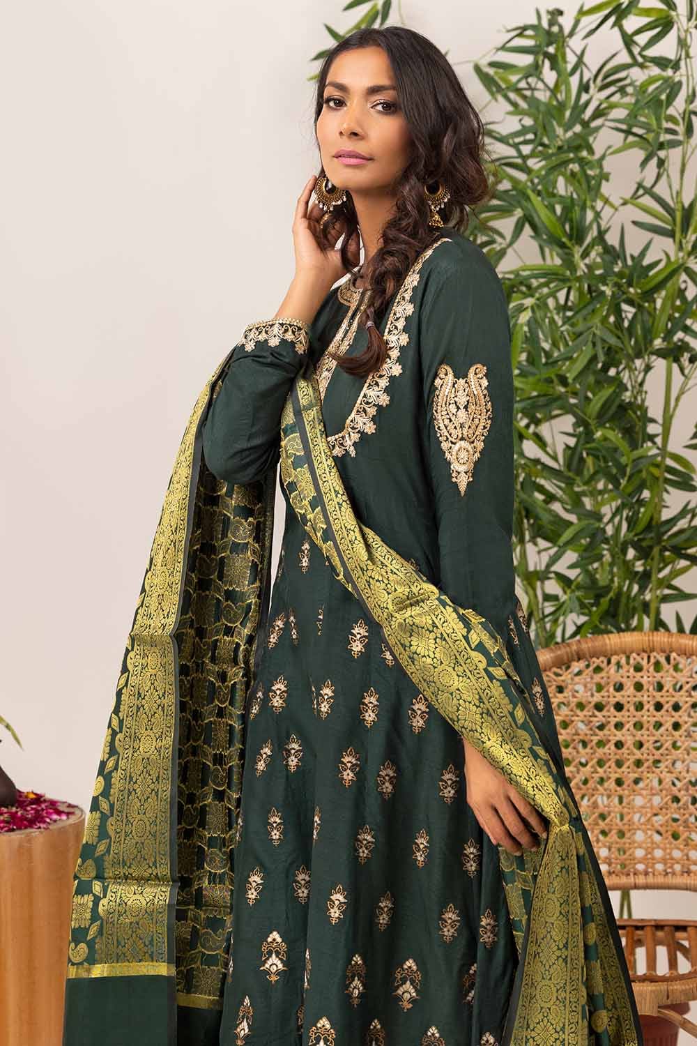 Zartaar Raw Silk Dyed Embroidered Shirt And Dupatta