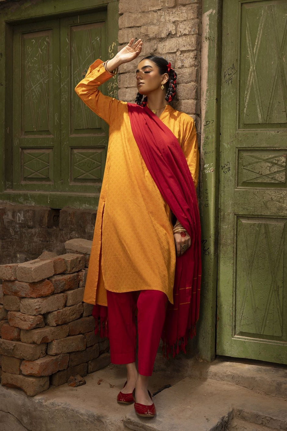 Yarn Dyed Shirt And Trouser With Dupatta