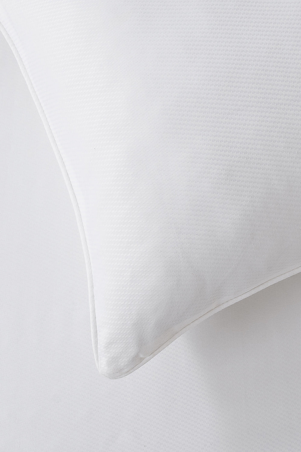 White Cube T-225 Bed Sheet Set
