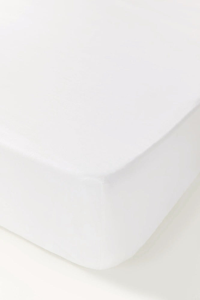 White Dyed T-150 Fitted sheet