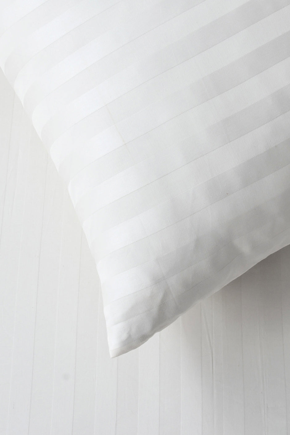 White Stripe Satin T-250 Bedsheet Set 25