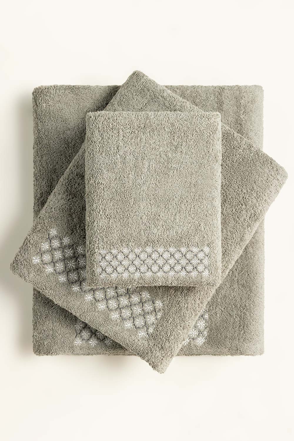 Wind Combed 3Pc Embroidered Towel set