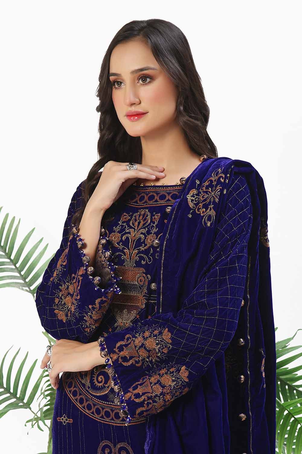 3 Piece Unstitched Embroidered Velvet Suit with Embroidered Velvet Dupatta WV-42001