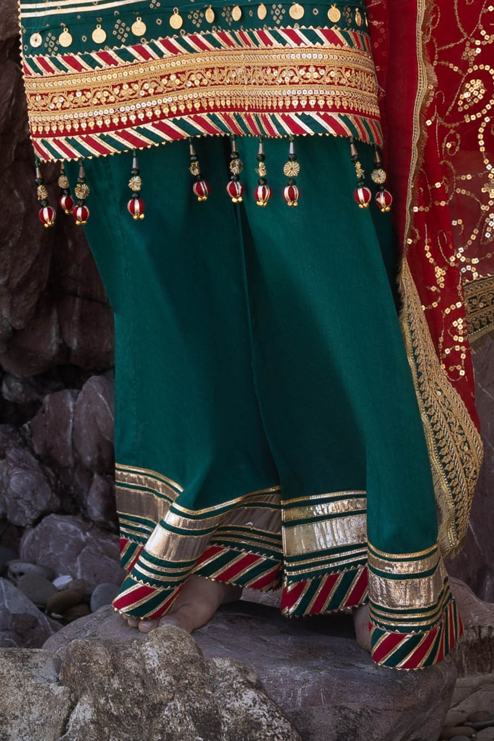 3 Piece Unstitched Embroidered Lawn Suit with Zari Sequins Embroidered Chiffon Dupatta BM-52024
